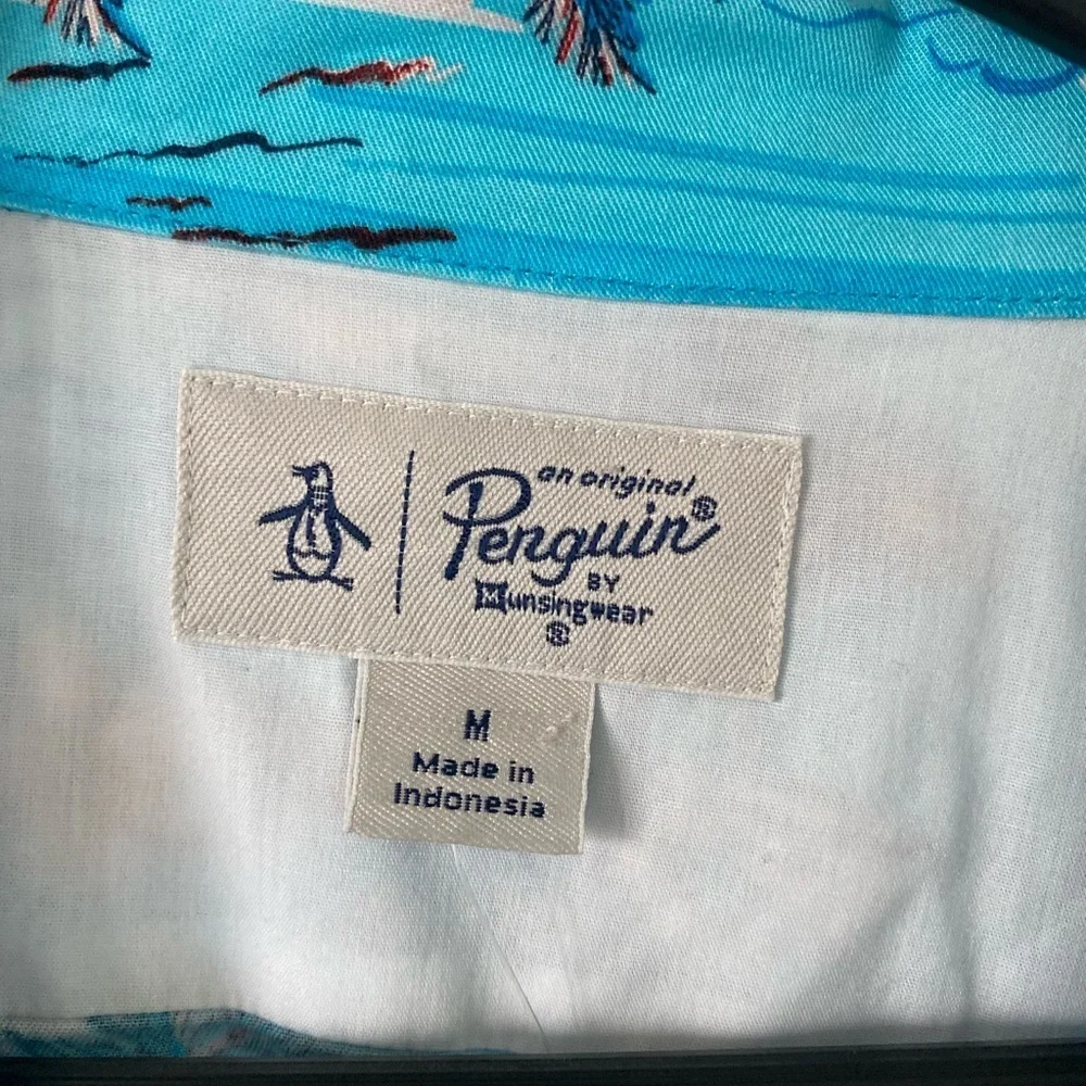 Penguin button up shirt size-Medium